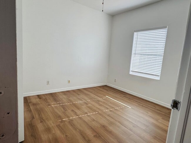 Building Photo - 821 Talia Cir