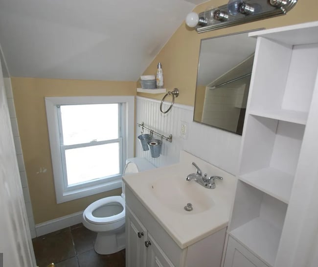 Building Photo - Charming 2-Bedroom Single-Family Home – Pr...