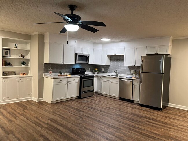 Building Photo - Welcome home! Available late July Ransom Street One Bedroom