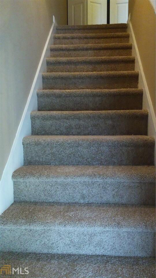 Building Photo - 1652 Hallmark Hills Dr