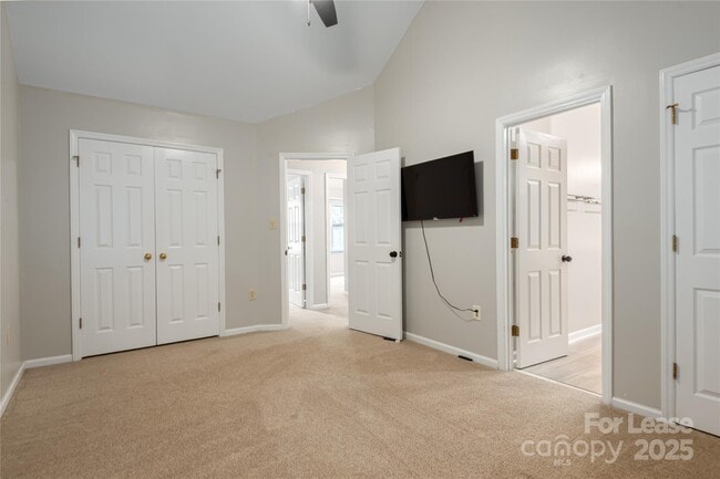 Building Photo - 10024 Avon Farm Ln