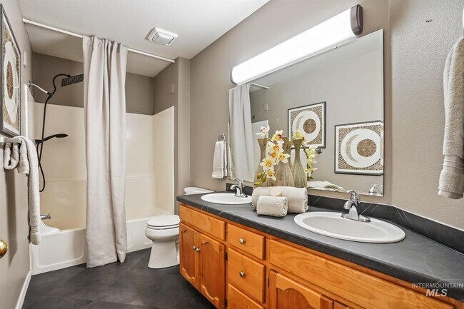 Building Photo - 11909 W Patrina Dr