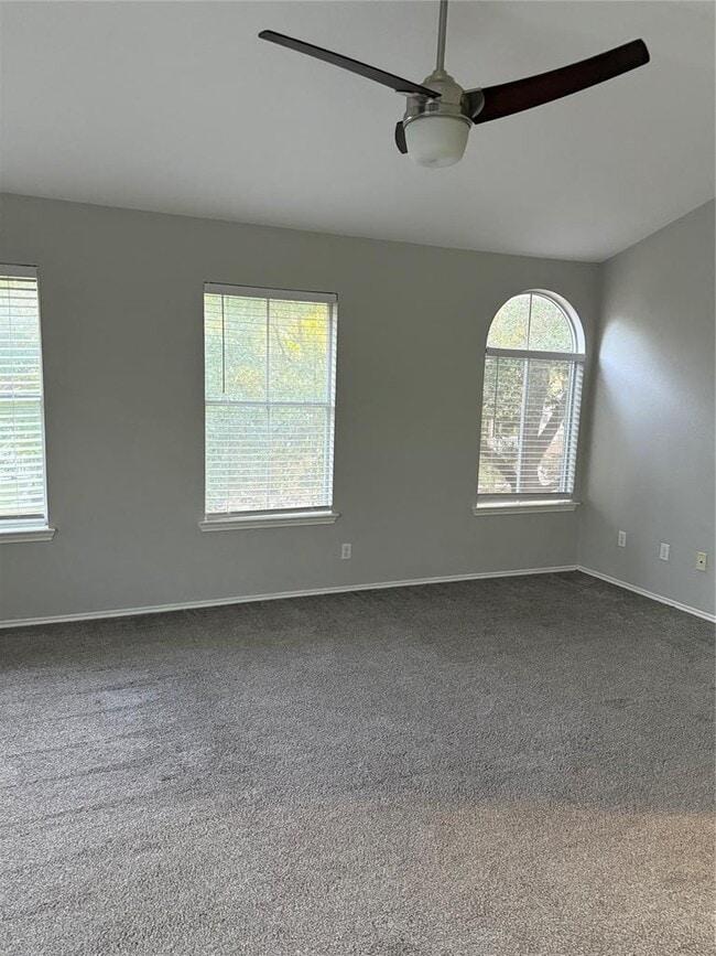 Building Photo - 4465 Mather