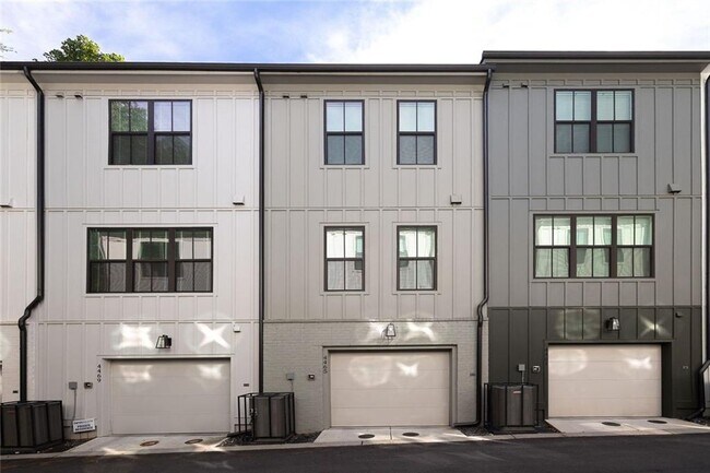 Building Photo - 4465 Dalston Dr