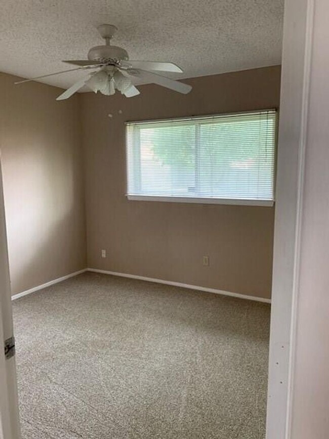 Building Photo - ***COMING SOON*** Nice 3 Bedroom, 2 Full Bath Home Located In SW Ft. Worth!