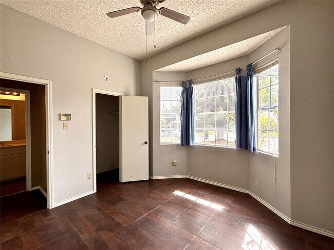 Building Photo - 2139 Cervin Blvd