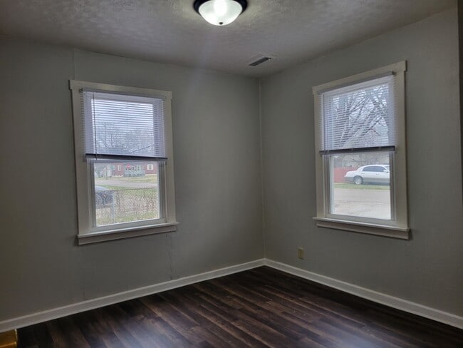 Building Photo - Your Next Home Awaits: 3 Bed 1 Bath Family!