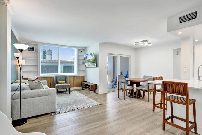 Building Photo - 1600 SE 15th St