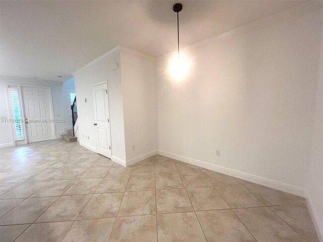 Building Photo - 8280 Cascada Isles Dr