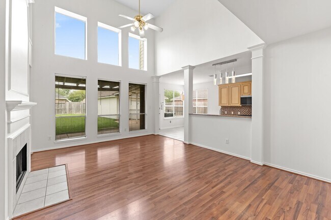 Building Photo - 2122 Hill Canyon Ct