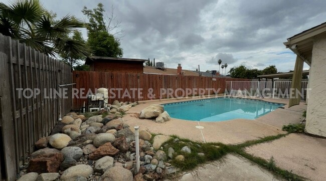 Building Photo - Coming Soon!  Home For Rent with pool. Tenant occupied. Please do not disturb tenants.