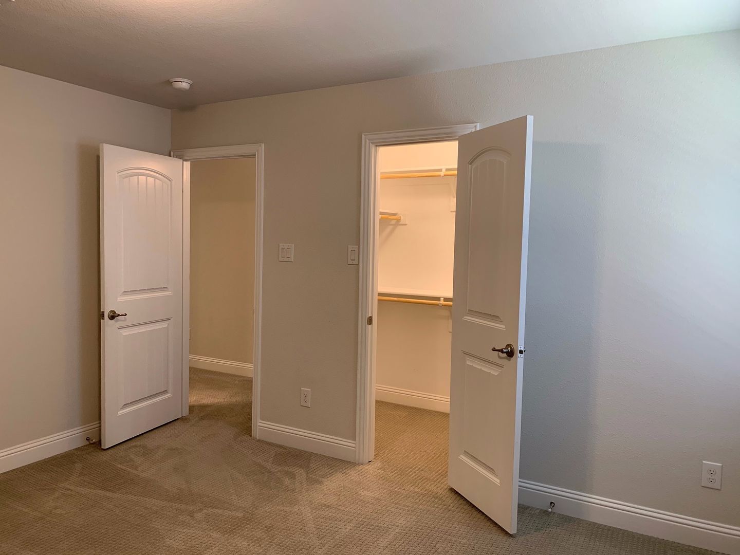 Building Photo - 2420 Holland Grove