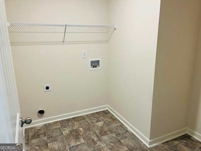 Building Photo - 910 Sly Fox Run