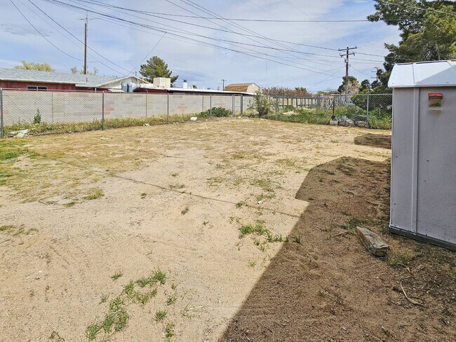 Building Photo - 6552 Valley Ave