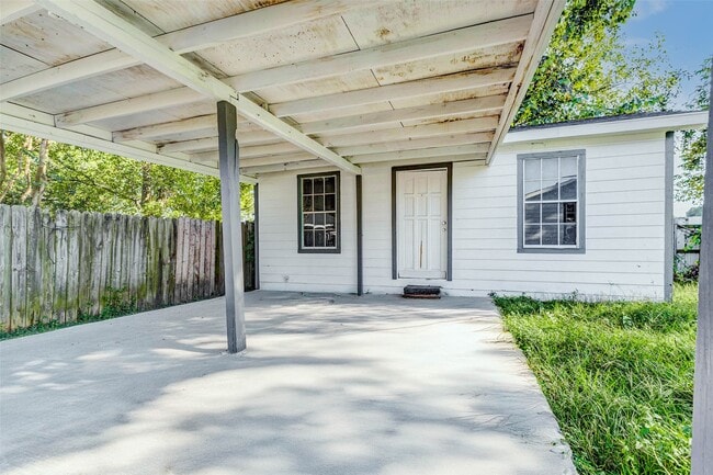 Building Photo - 2311 Wavell St