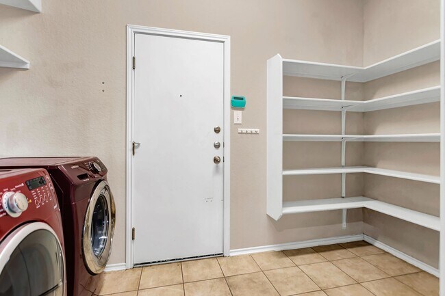 Building Photo - Alamo Ranch