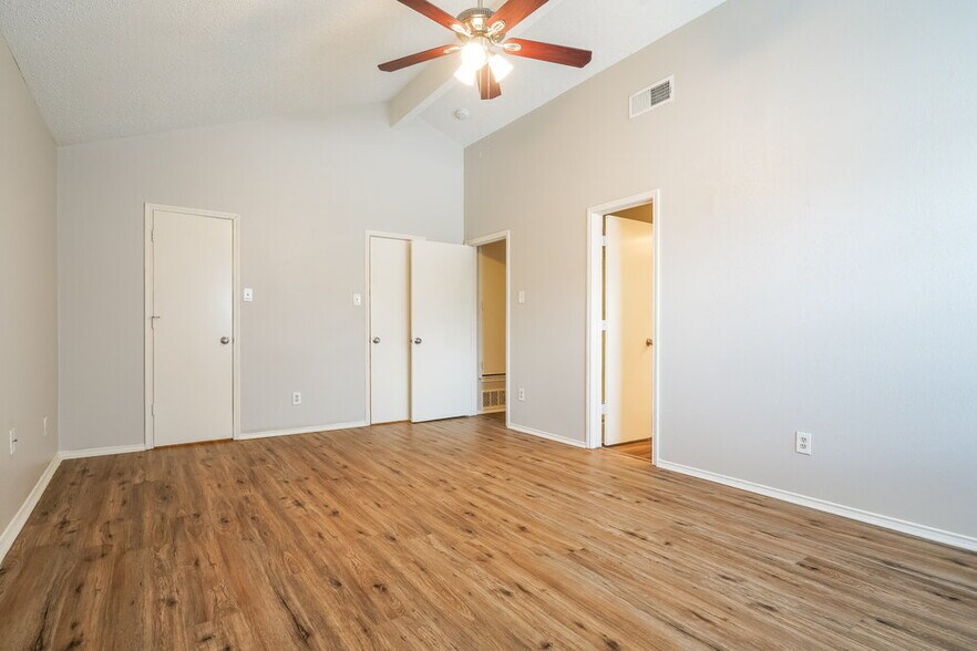 Building Photo - 5016 Santa Fe Ct