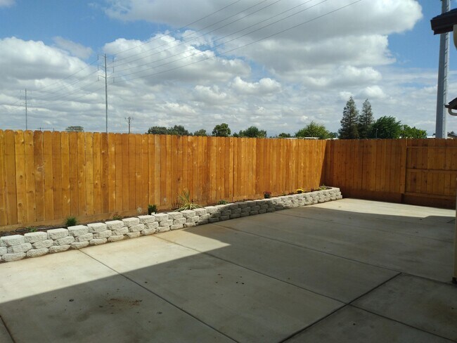 Building Photo - 6460 E Malbec Dr