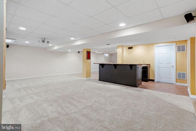 Building Photo - 50 Greylynne Dr