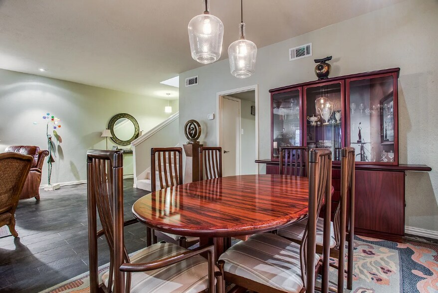 Building Photo - 12553 Montego Plz