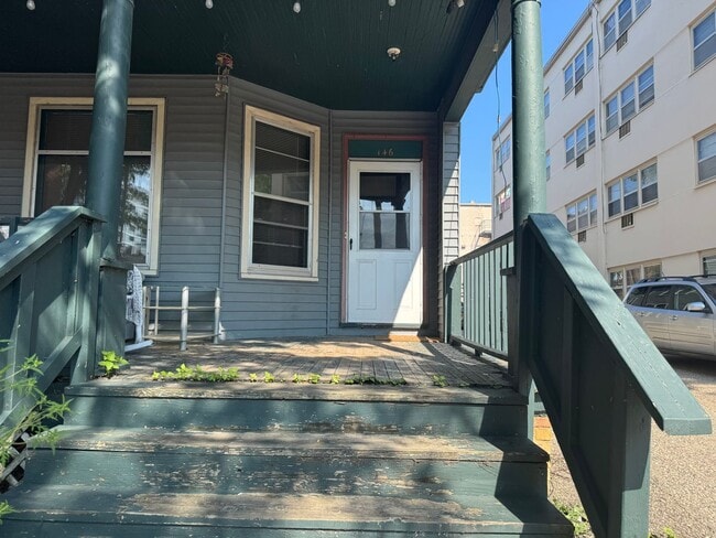 Building Photo - 146 W Gorham St