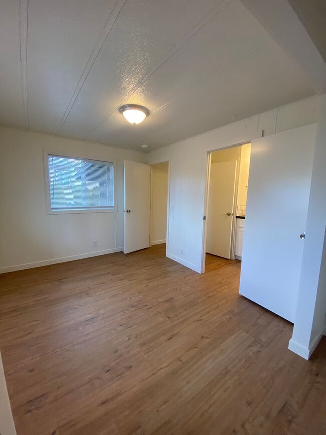 Building Photo - Beautifully just Remodeled-Spacious 3 bedrooms, 2 full baths mobile home with fenced yard. storag...