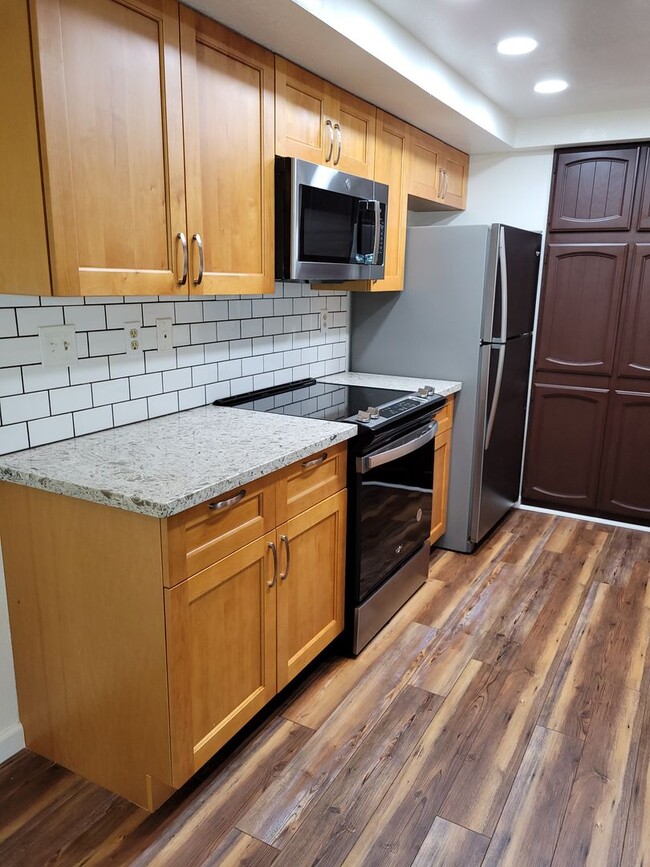 Building Photo - Wailuna Townhouse - 3 bedrooms, 2 bath, 1 ...