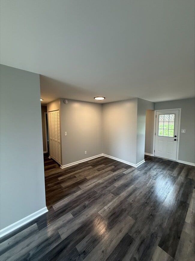 Building Photo - *JULY SPECIAL* Reduced Rent! Fully Renovat...