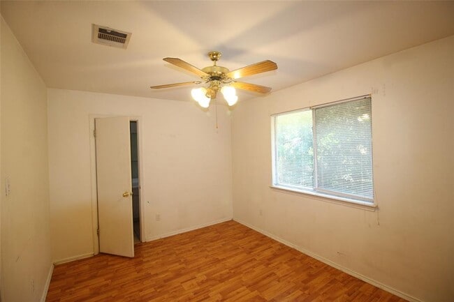 Building Photo - 9702 Nightjar Dr