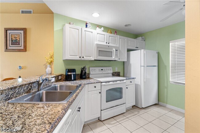 Building Photo - 12141 Summergate Cir