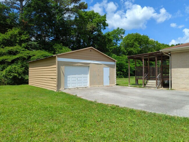 Building Photo - 7266 Valley Ln