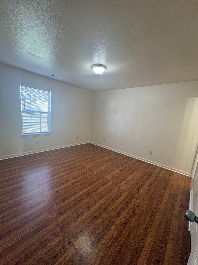 Building Photo - Cozy 2 Bedroom Duplex In Mount Sterling