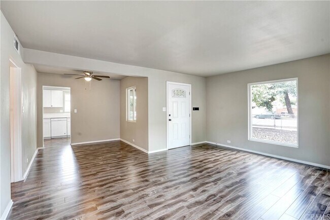 Primary Photo - 2127 N Mountain View Ave