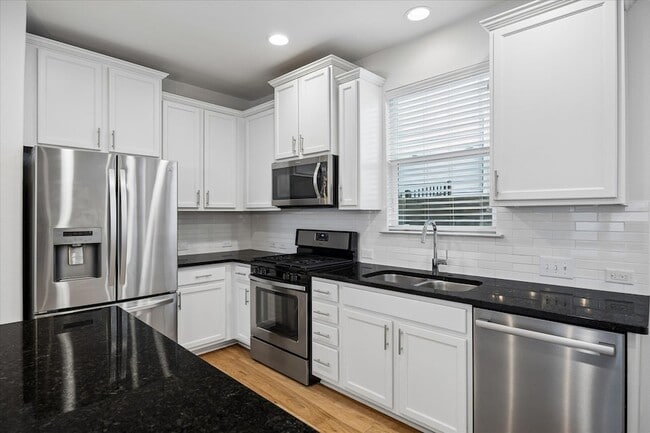 Building Photo - 7203 Bertram Ct