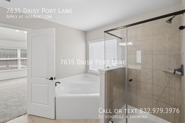 Building Photo - 7635 Daisy Port Ln