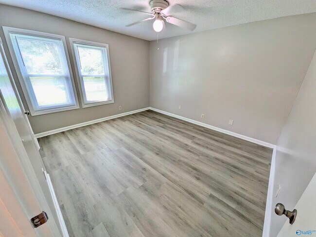 Building Photo - 14012 Hurstland Dr SW