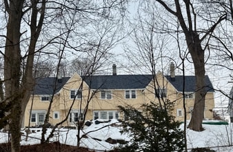 Building Photo - 112 Hawthorne Ave