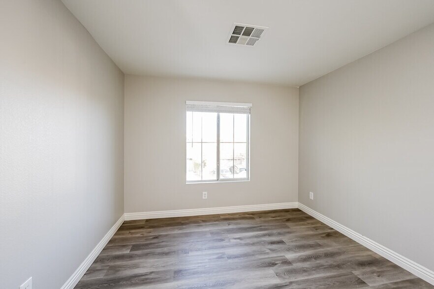 Building Photo - 7967 Carmel Heights Ave