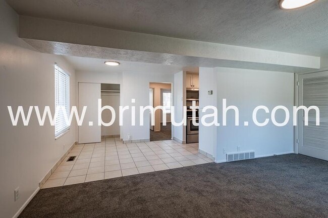 Building Photo - 4809 S 1740 E