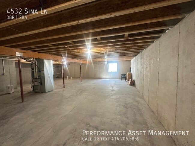 Building Photo - 4532 Sina Ln