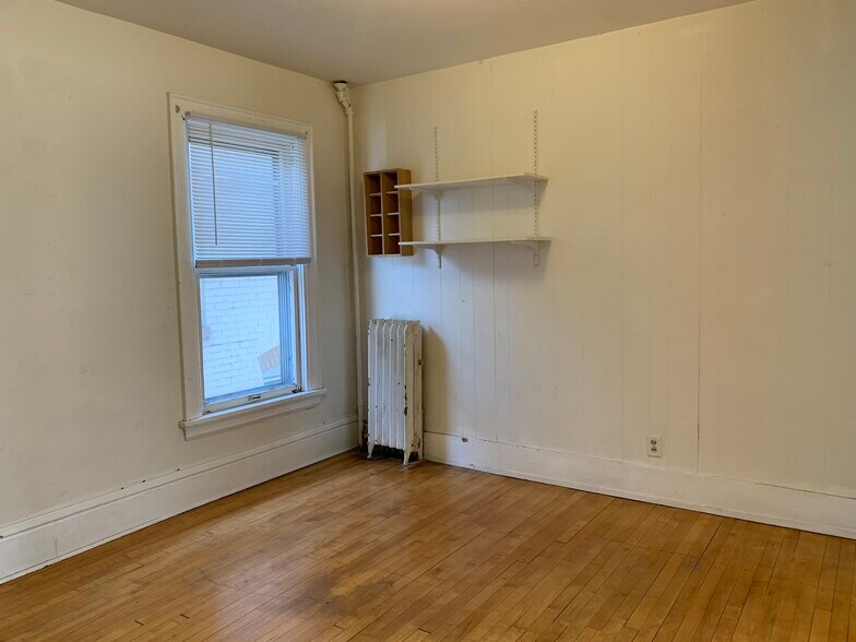 Building Photo - 834 E Gorham St