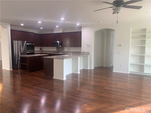 Building Photo - 425 Deodar St