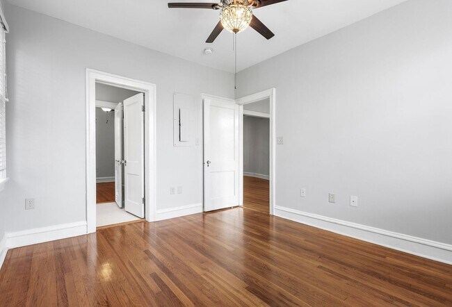 Building Photo - ADORABLE CONDO ON ARTHUR ASHE BOULEVARD