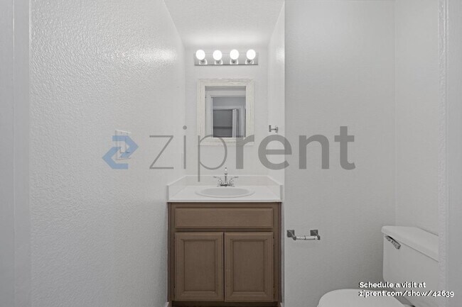 Building Photo - 741 Glencreek Dr