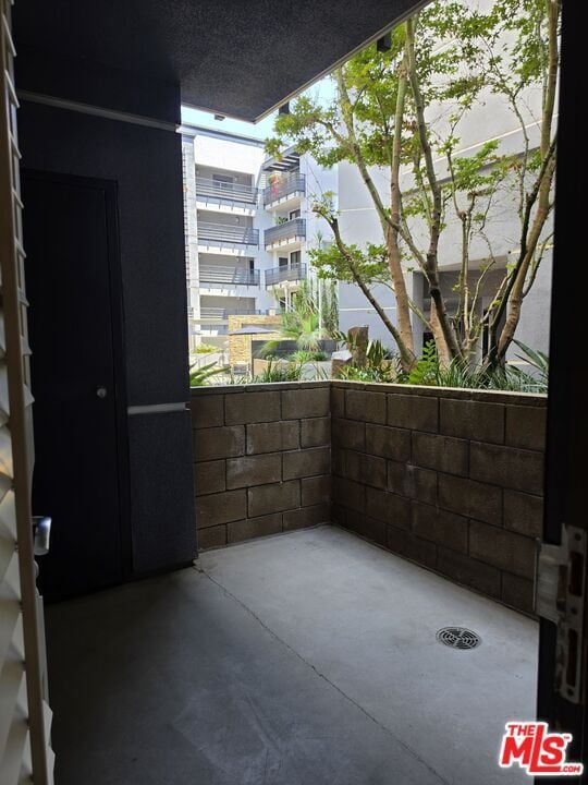 Building Photo - 629 Traction Ave