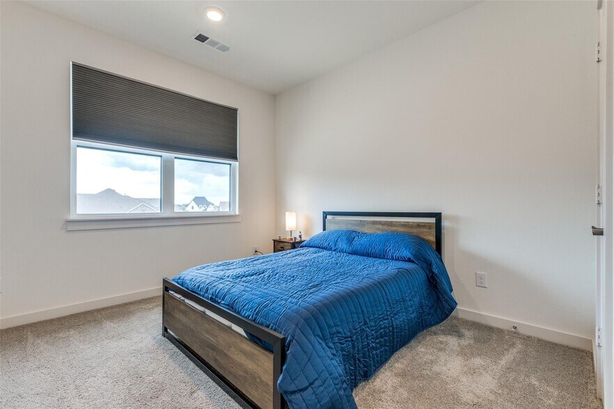 Building Photo - 3891 Pine Leaf Ln