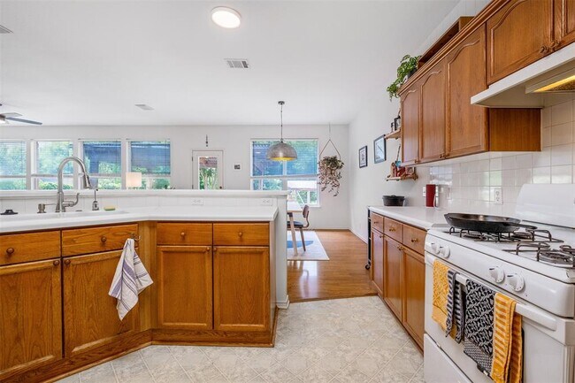 Building Photo - 16853 Tortoise St