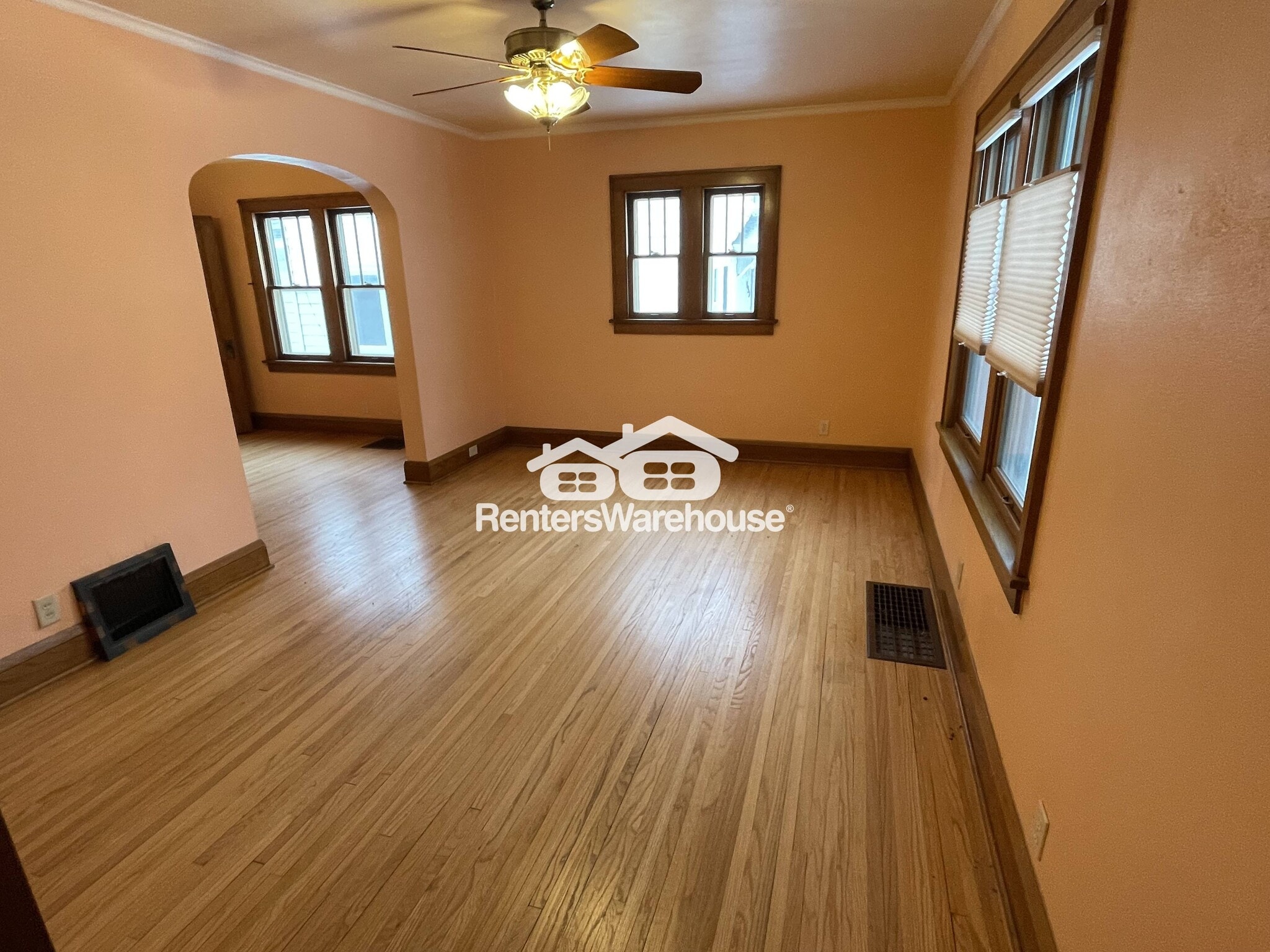 Building Photo - 826 1st St NW