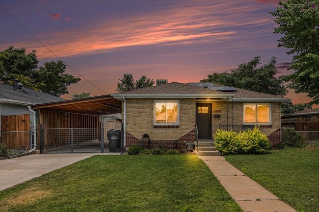 Building Photo - Newly Remodeled 4Bed/2Bath Denver Home