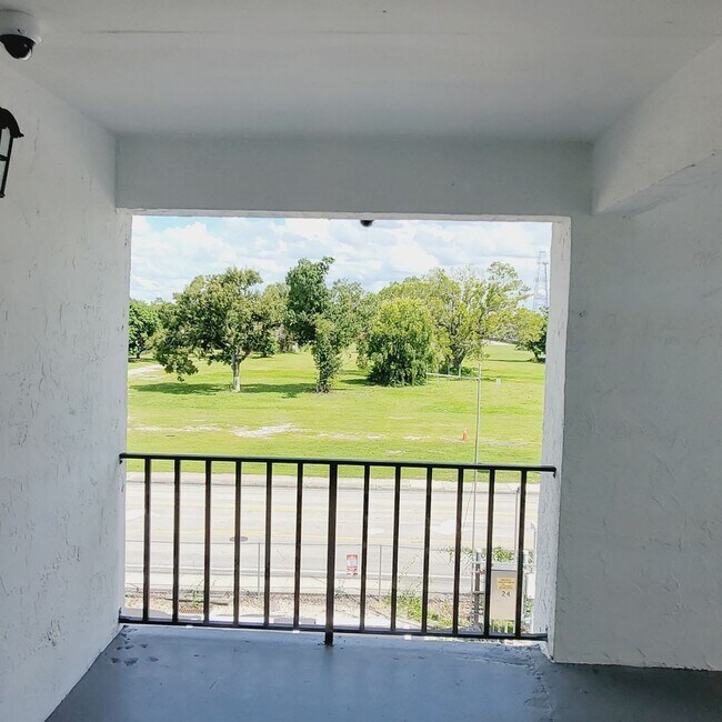 Building Photo - Cozy 2Bed 2Bath Apartment